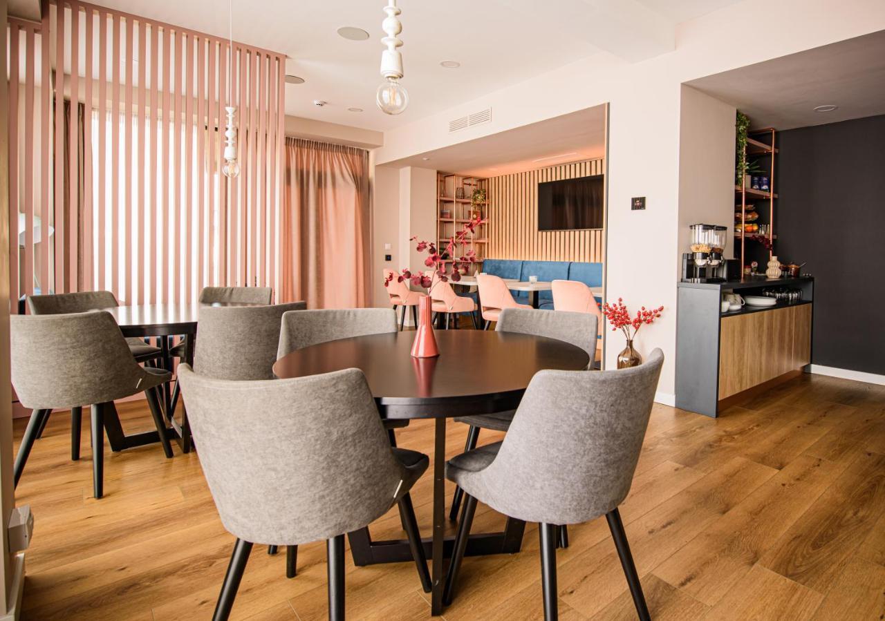 Vila Sarisa Deva Exteriör bild