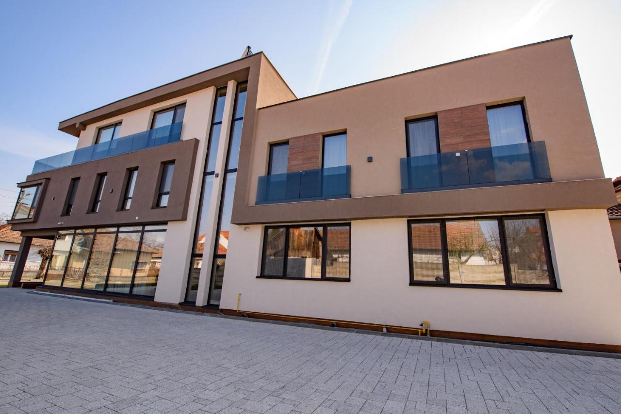 Vila Sarisa Deva Exteriör bild